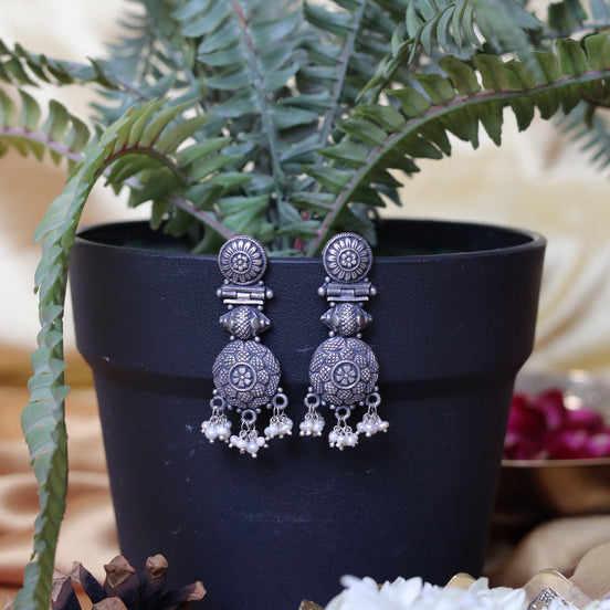 Nayantara Timeless Earrings with Pearl