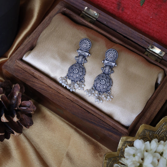 Nayantara Timeless Earrings with Pearl