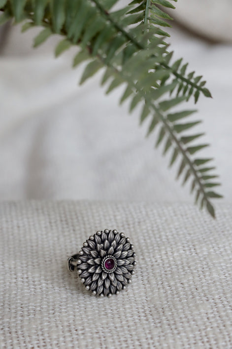 Taaraasya Signature Ring with Floral Motif