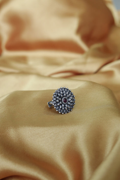 Taaraasya Signature Ring with Floral Motif