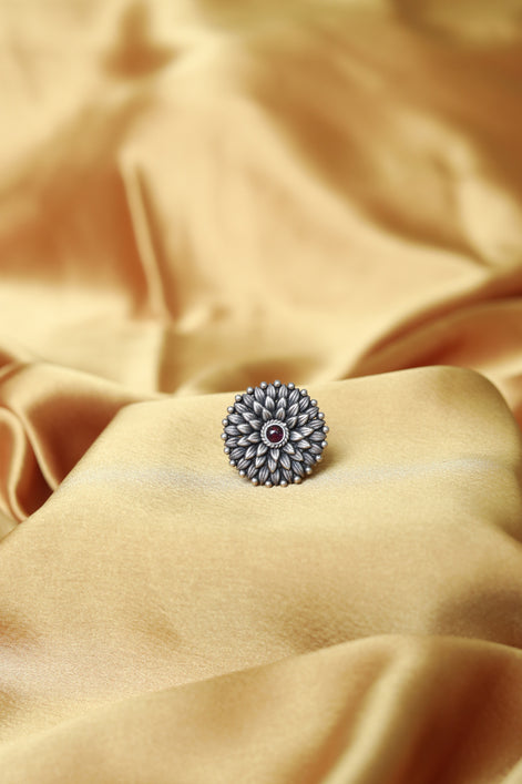 Taaraasya Signature Ring with Floral Motif