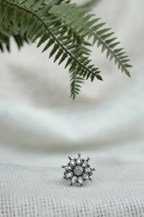 Nayantara Classic Ring with White Kundan