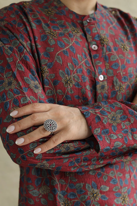 Taaraasya Signature Ring with Floral Motif