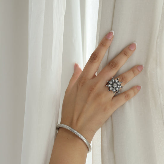 Nayantara Classic Ring with White Kundan