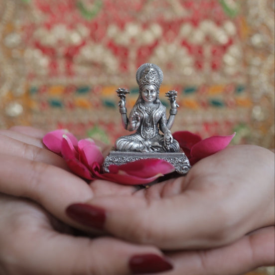 Simhasana Laxmi