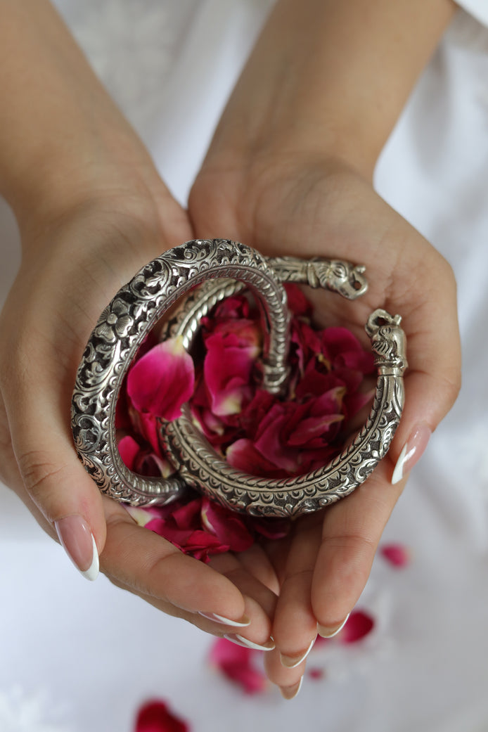 Nayantara Timeless Kada with Embossed Floral Motif