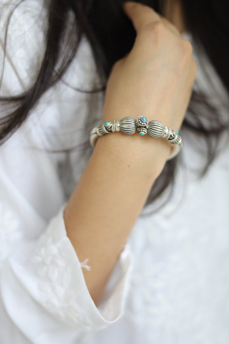 Nayra Spherical Kada with Turquoise Stone