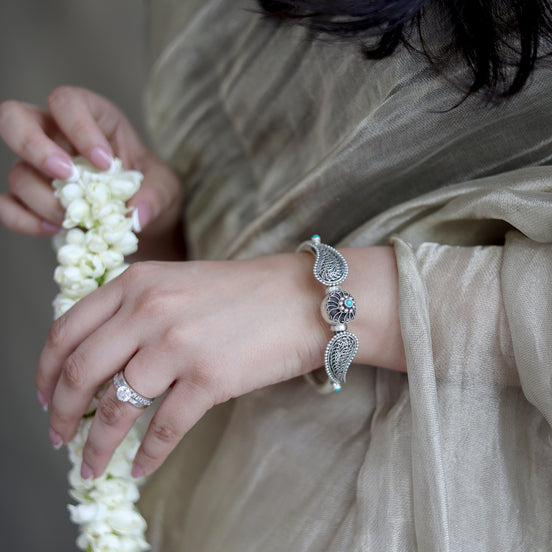 Nayra Ambi Kada with Turquoise Stone