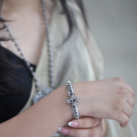 Amara Ethereal Kada with Black Onyx