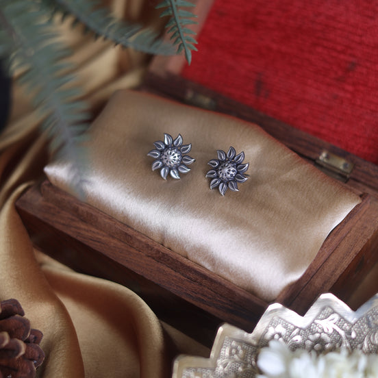 Nayantara Essential Stud Earrings