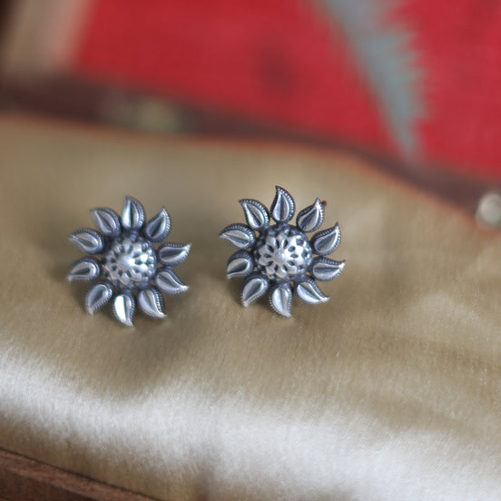 Nayantara Essential Stud Earrings