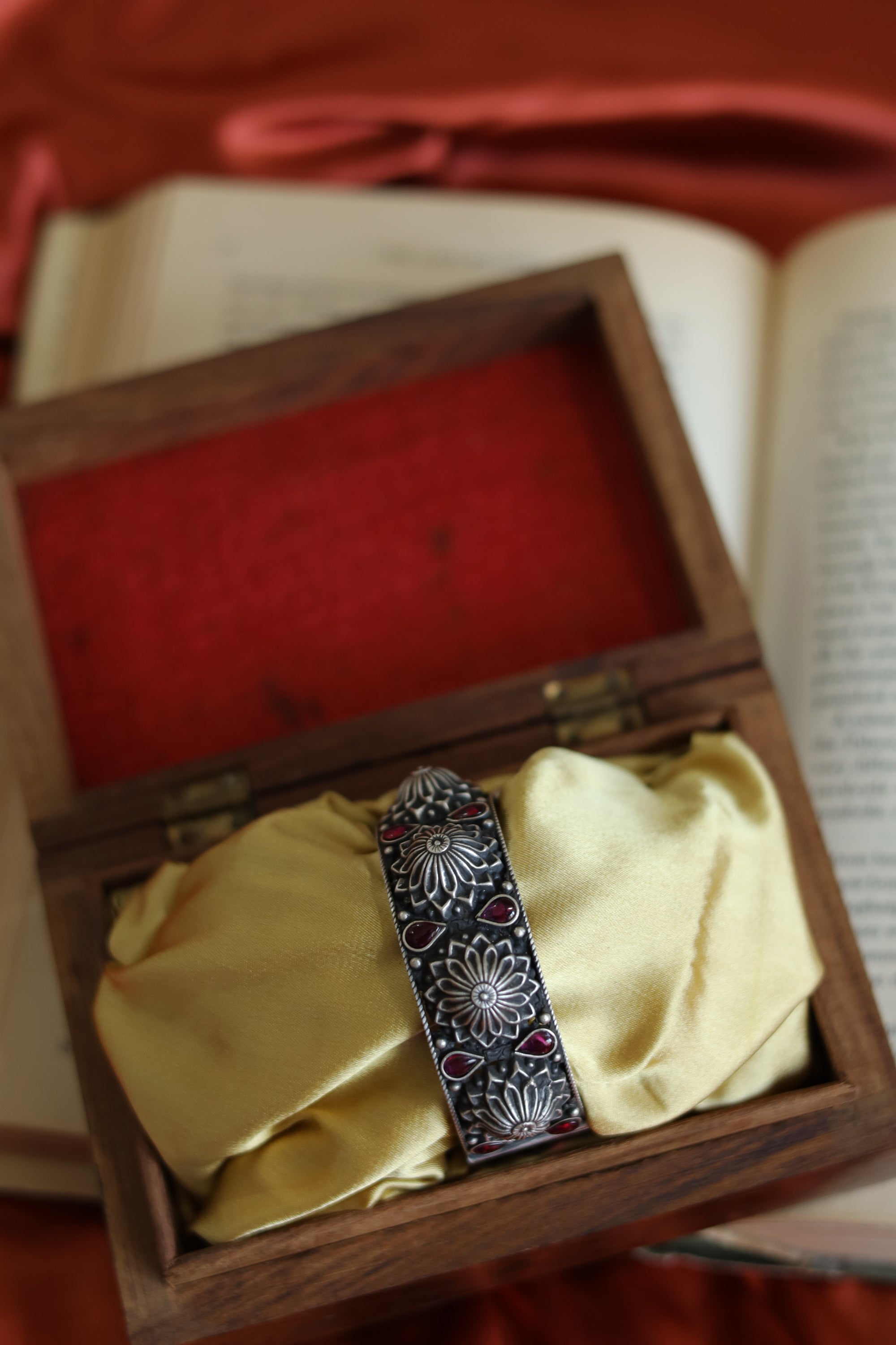 Taaraasya Signature Kada with Flowers