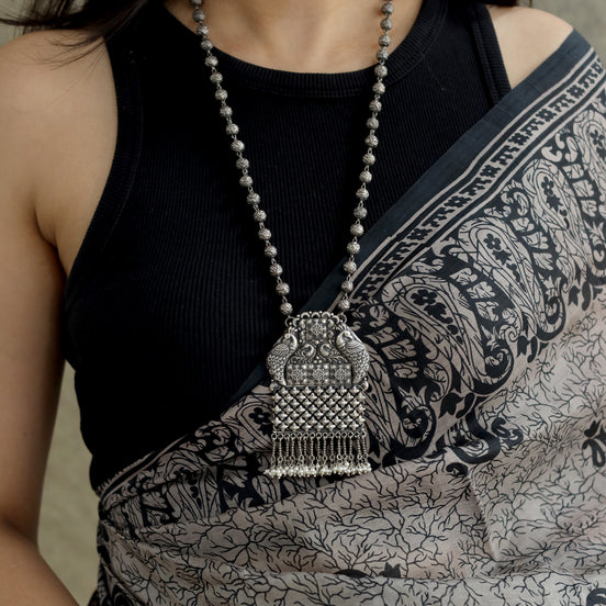 Nayantara Ethereal Necklace with Pearl