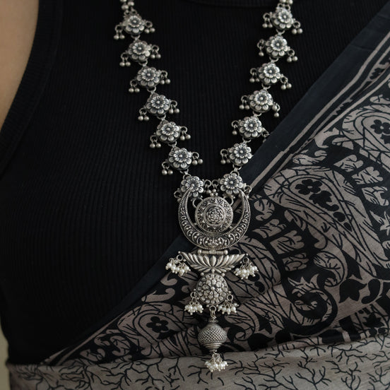 Taaraasya Signature Necklace with Embossed Flowers and Pearls