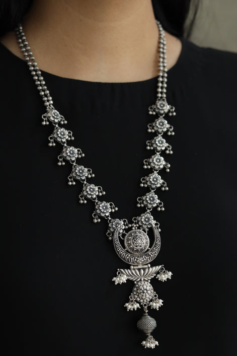 Taaraasya Signature Necklace with Embossed Flowers and Pearls
