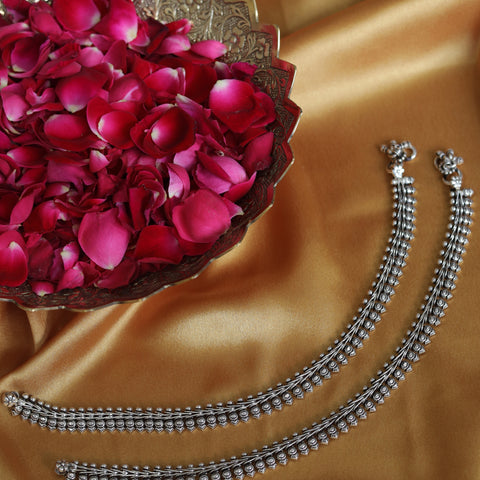 Taaraasya Signature Intricate Floral Anklet
