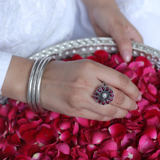 Nayra Essential Phool Ring with Red Stone