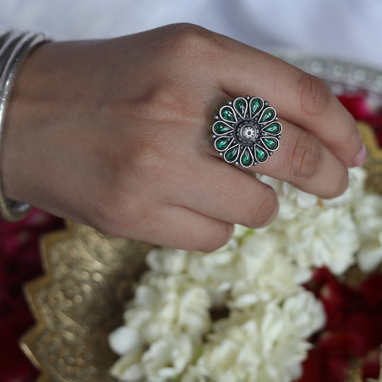 Nayra Essential Phool Ring with Green Stone