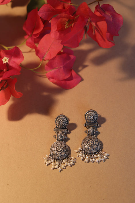 Nayantara Timeless Earrings with Pearl