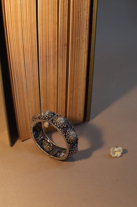 Taaraasya Signature Kada with Flowers