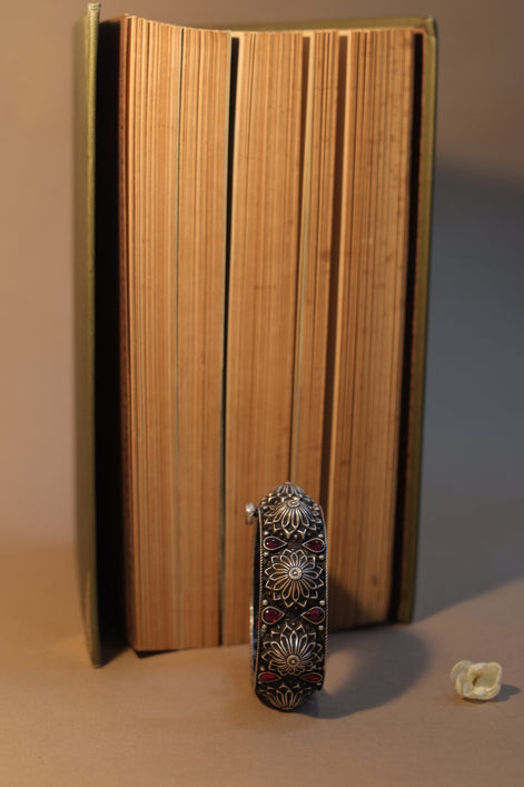 Taaraasya Signature Kada with Flowers