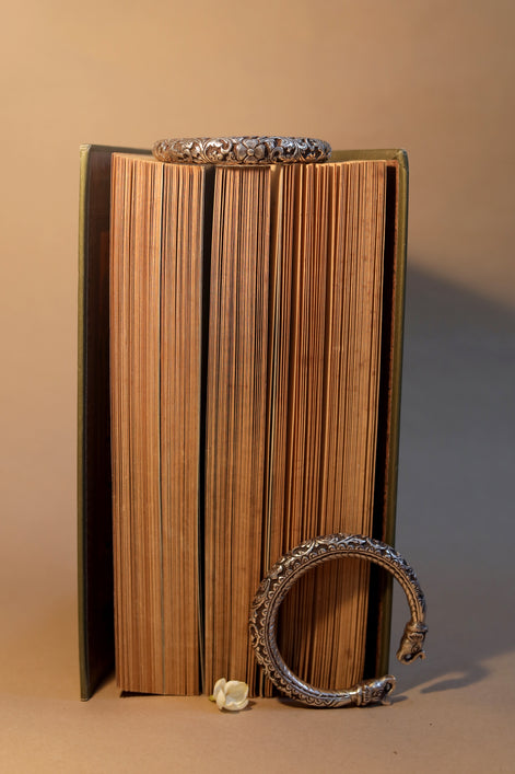 Nayantara Timeless Kada with Embossed Floral Motif