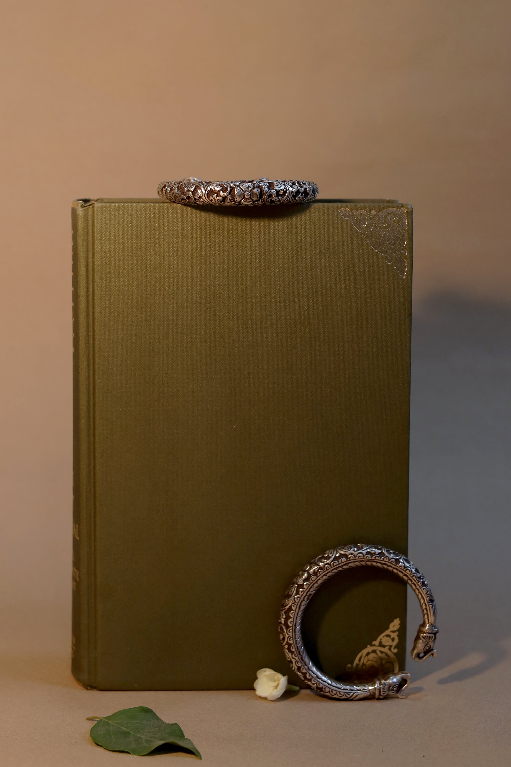 Nayantara Timeless Kada with Embossed Floral Motif