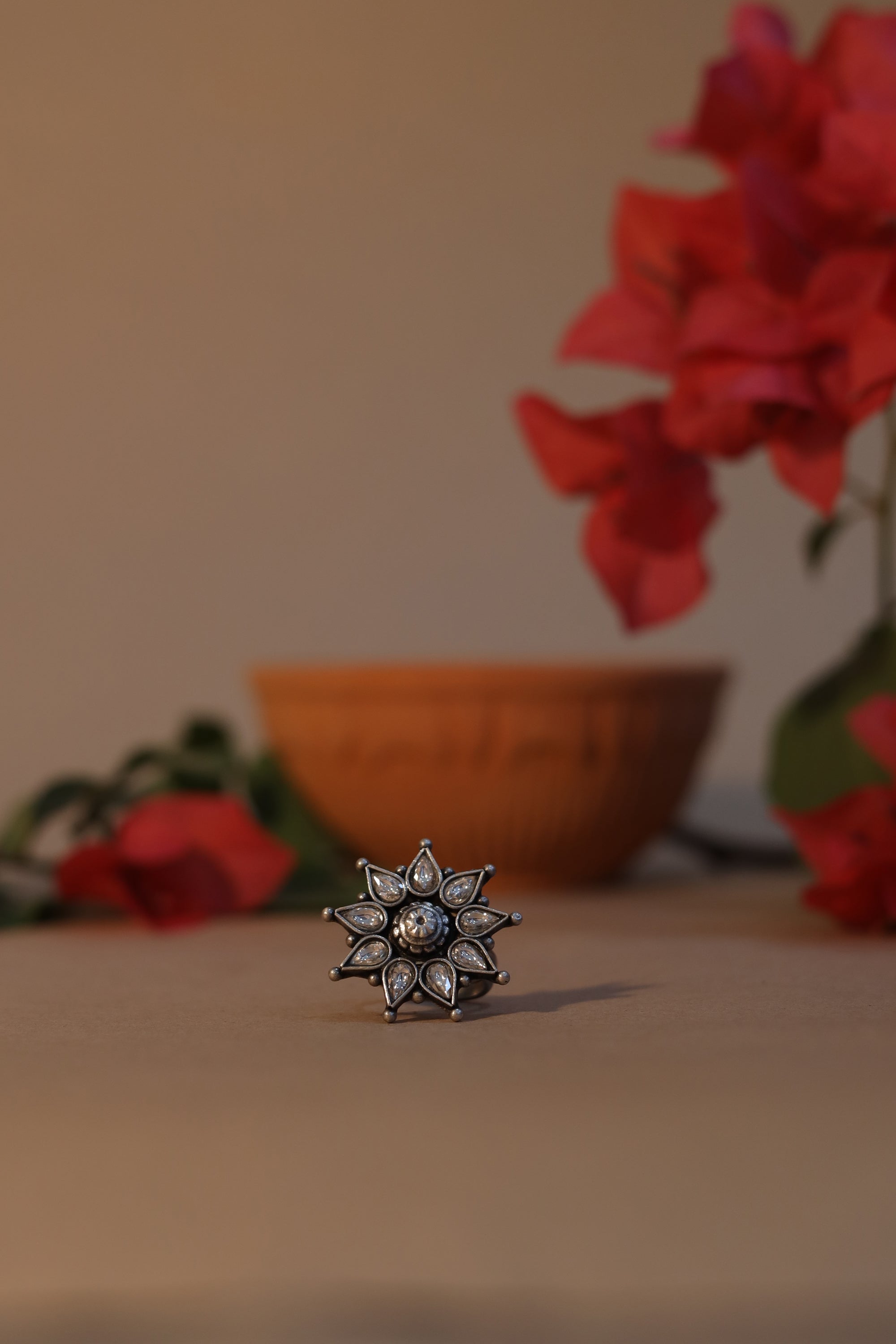 Nayantara Classic Ring with White Kundan