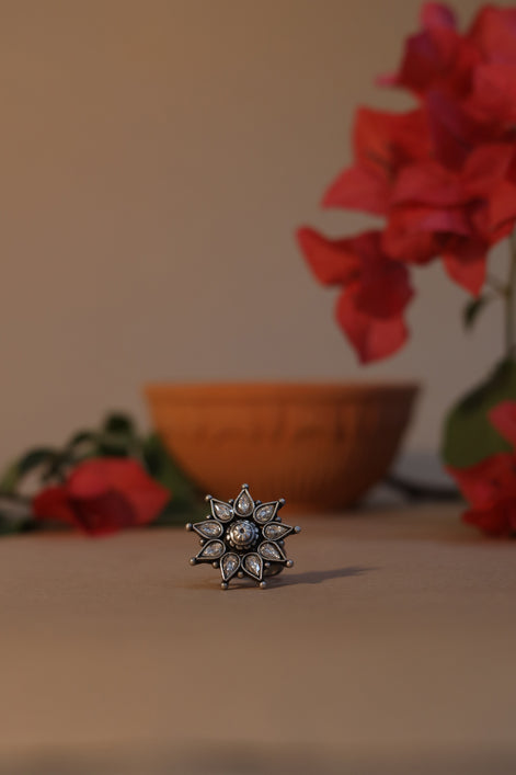 Nayantara Classic Ring with White Kundan